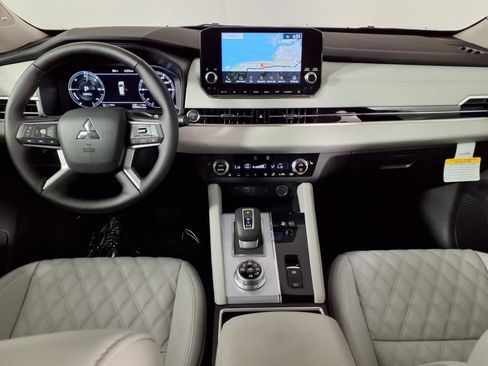 New 2025 Mitsubishi Outlander SEL AWD/4WD image 12