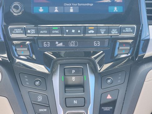 Used 2023 Honda Odyssey EX-L image 22