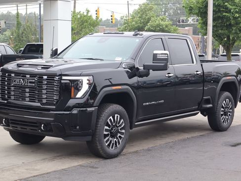 New 2026 GMC Sierra 2500 Denali Ultimate AWD/4WD image 2