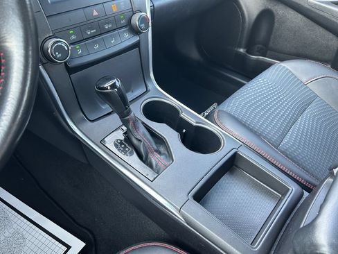 Used 2015 Toyota Camry SE FWD image 23