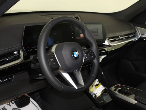 Used 2025 BMW X1 xDrive28i w/ Convenience Package image 4