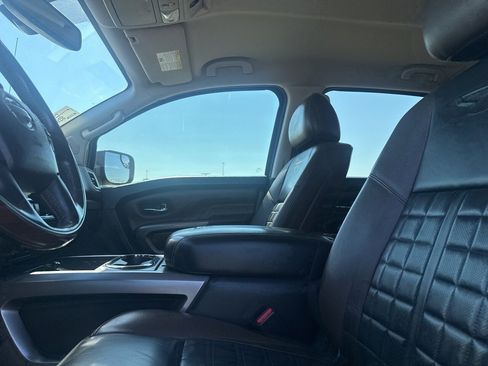 Used 2017 Nissan Titan Platinum Reserve image 29