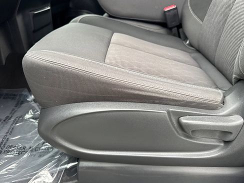 Used 2023 Nissan Titan SV image 13