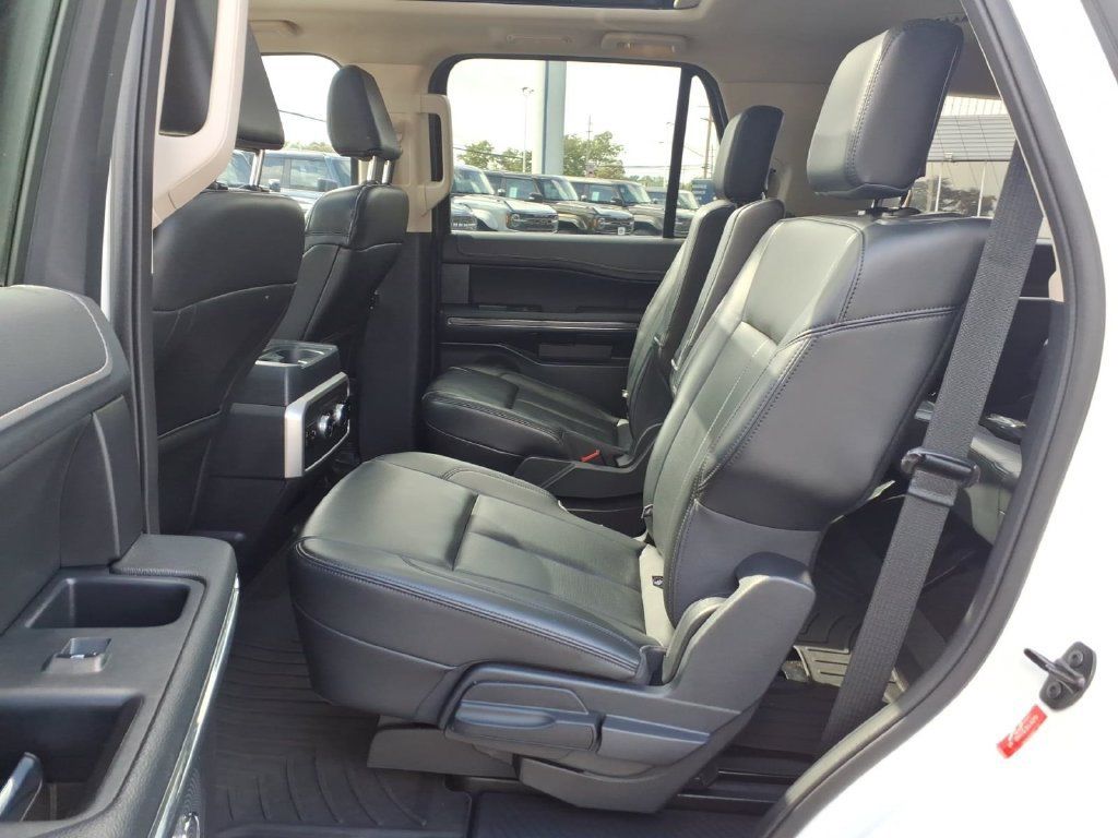 Used 2023 Ford Expedition XLT AWD/4WD image 16