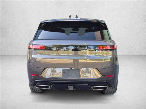 Used 2024 Land Rover Range Rover Sport Dynamic SE AWD/4WD image 6