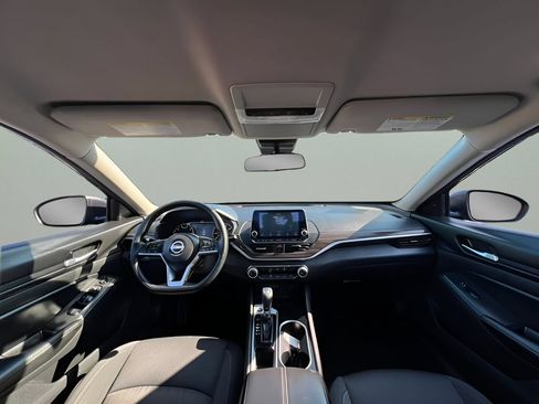 Used 2024 Nissan Altima 2.5 SV FWD image 19