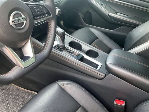 Used 2020 Nissan Altima 2.5 SR w/ Premium Package FWD image 14