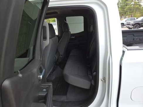 Used 2020 Chevrolet Silverado 1500 Custom w/ Custom Value Package AWD/4WD image 18