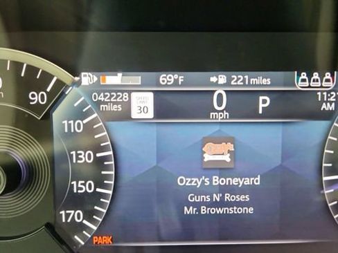 Used 2022 Land Rover Range Rover Velar R-Dynamic S image 38