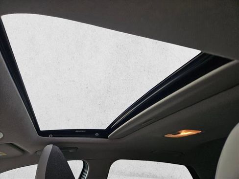 Used 2024 Hyundai Elantra Limited image 17