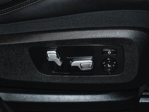 Used 2025 BMW XM image 64