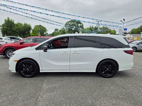Used 2023 Honda Odyssey Sport image 2