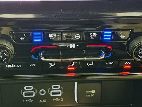 Used 2025 Jeep Grand Cherokee L Limited w/ Luxury Tech Group II RWD image 20