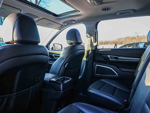 Certified 2022 Kia Telluride S image 23