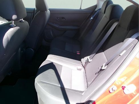 Used 2024 Nissan Sentra SV FWD image 10