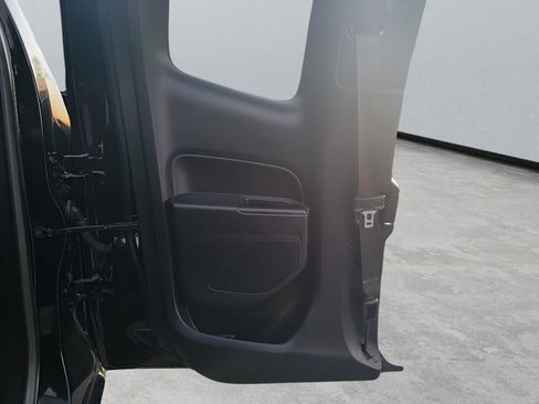 Used 2018 GMC Canyon SLE w/ SLE Convenience Package image 27