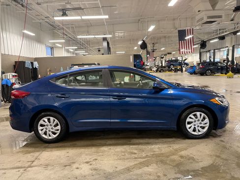 Used 2017 Hyundai Elantra SE image 14