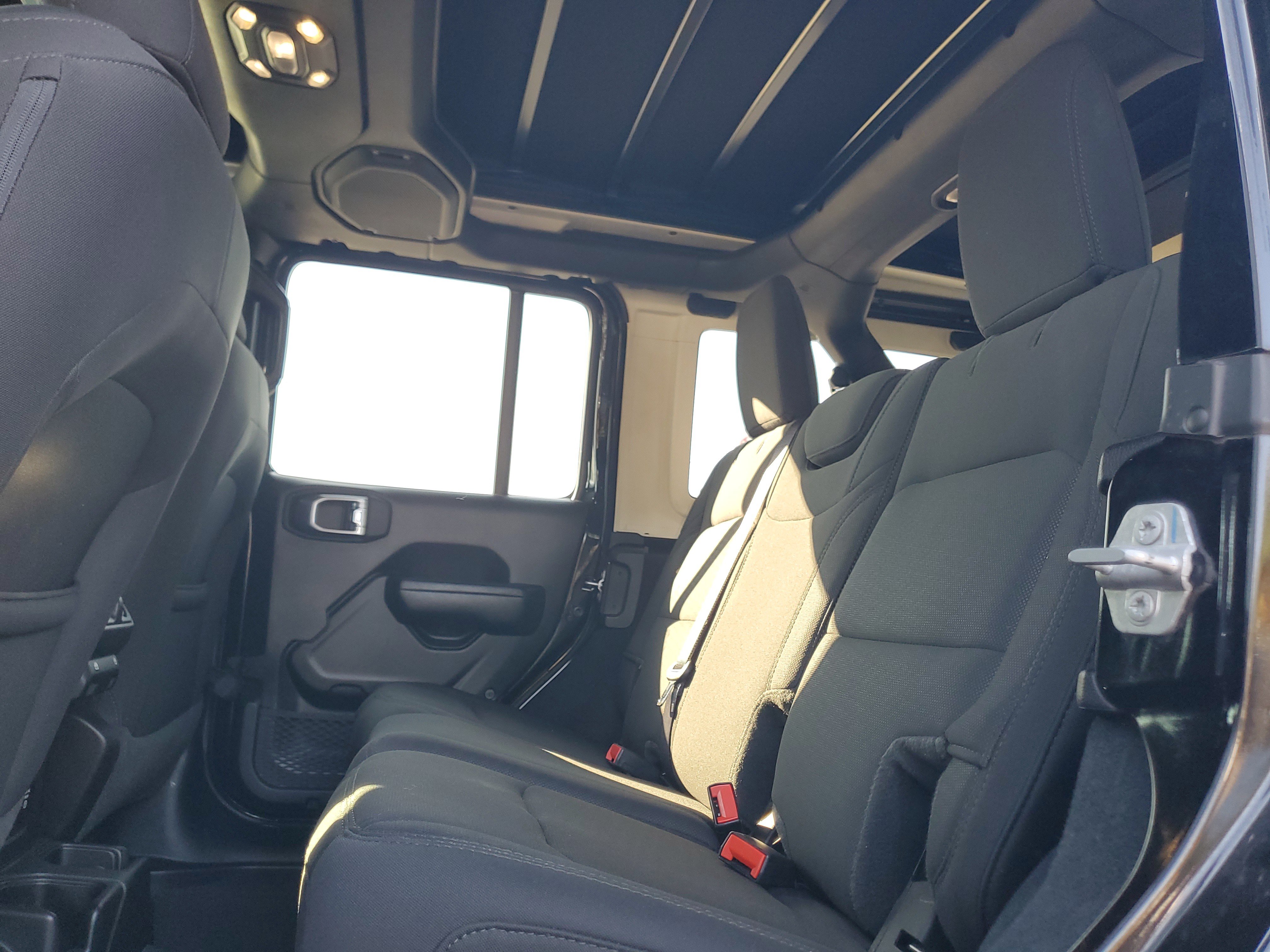 Used 2022 Jeep Wrangler Unlimited Sport w/ Sun And Sound Package AWD/4WD image 10