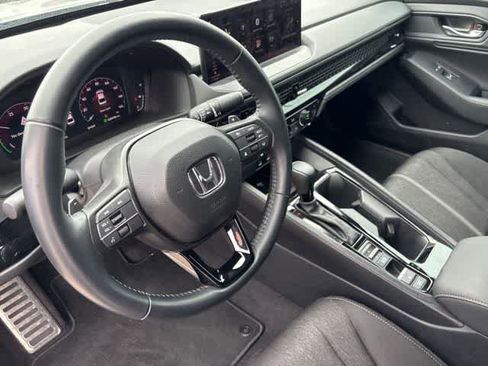 Used 2025 Honda Accord Sport image 10