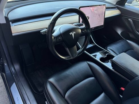 Used 2018 Tesla Model 3 RWD image 10