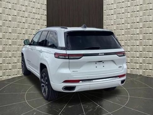 Certified 2023 Jeep Grand Cherokee Overland w/ Luxury Tech Group IV AWD/4WD image 7