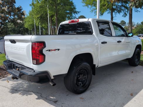 Used 2025 Chevrolet Colorado W/T w/ Advanced Trailering Package AWD/4WD image 10