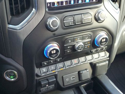 Used 2023 GMC Sierra 2500 Denali w/ Denali Ultimate Package image 28