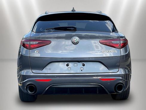 Used 2022 Alfa Romeo Stelvio Veloce AWD/4WD image 5