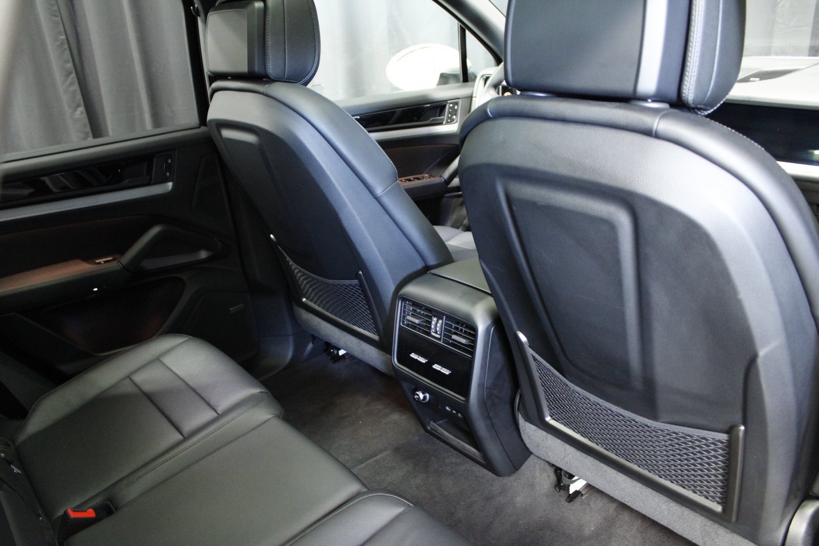 Certified 2026 Porsche Cayenne S AWD/4WD image 46
