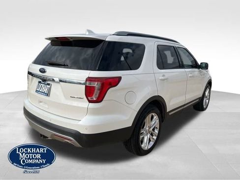 Used 2016 Ford Explorer XLT w/ Equipment Group 202A image 7