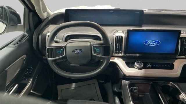 Used 2025 Ford Expedition Max Active RWD image 14