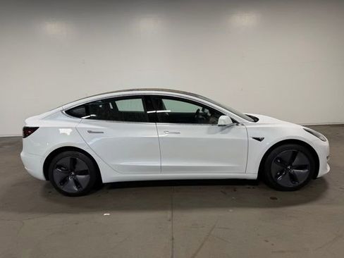 Used 2018 Tesla Model 3 Long Range image 2
