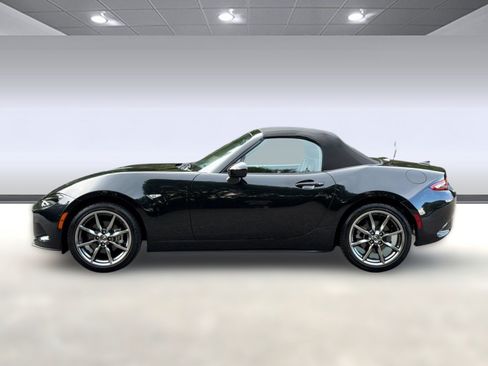 Used 2022 MAZDA MX-5 Miata Grand Touring w/ Weather Package RWD image 2