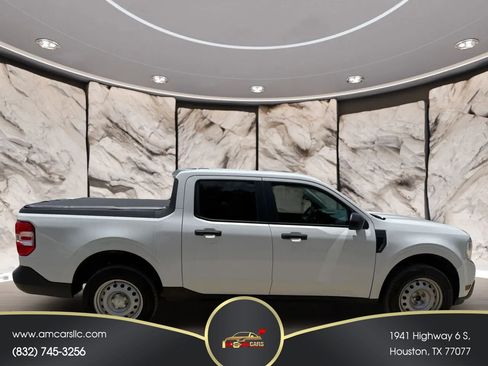 Used 2022 Ford Maverick XL FWD image 2