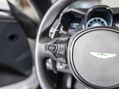 Used 2023 Aston Martin V8 Vantage image 18