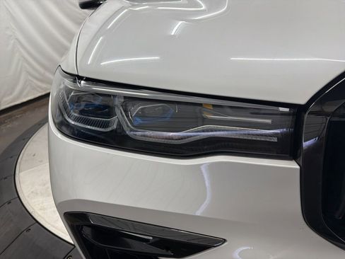 Used 2021 BMW X7 M50i image 10