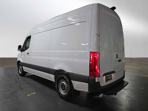 Used 2025 Mercedes-Benz Sprinter 2500 image 5