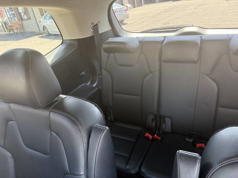 Used 2025 Kia Telluride S image 12