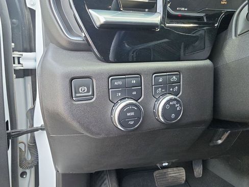 Used 2024 GMC Sierra 1500 SLE w/ Preferred Package AWD/4WD image 17