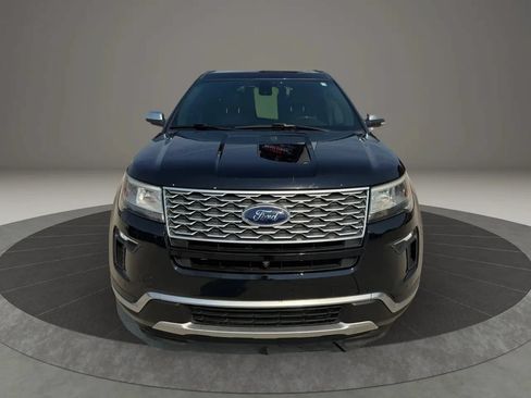 Used 2018 Ford Explorer Platinum AWD/4WD image 2