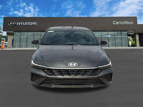 Certified 2025 Hyundai Elantra Sport FWD image 2