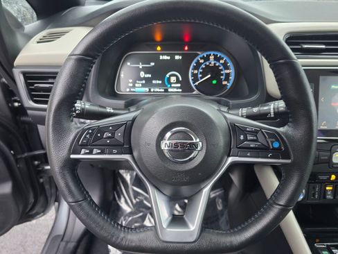 Used 2020 Nissan Leaf SL Plus image 18