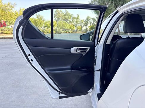Used 2015 Lexus CT 200h FWD image 11