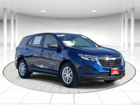 Used 2022 Chevrolet Equinox LS w/ LS Convenience Package image 5