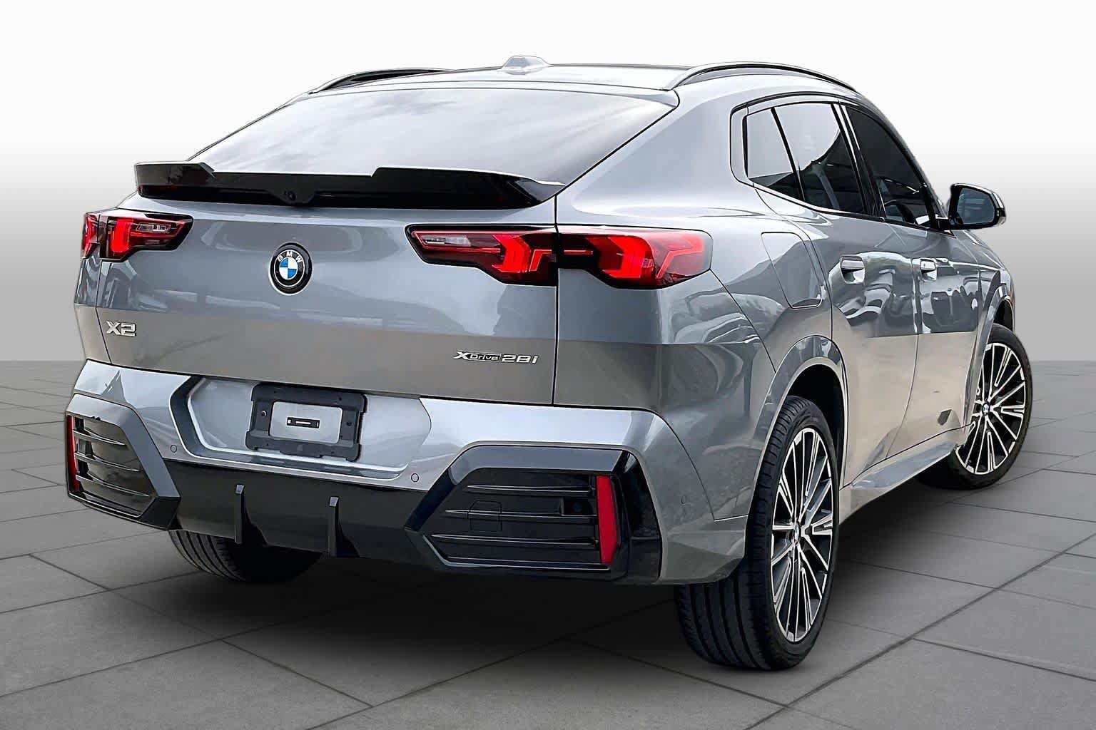 Used 2026 BMW X2 xDrive28i w/ Technology Package AWD/4WD image 12