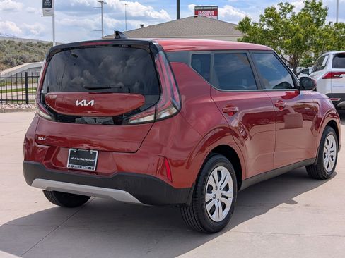Certified 2023 Kia Soul LX FWD image 5