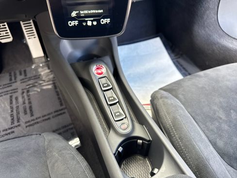 Used 2023 McLaren Artura RWD image 16