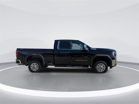 Used 2024 GMC Sierra 2500 SLE w/ SLE Convenience Package image 9