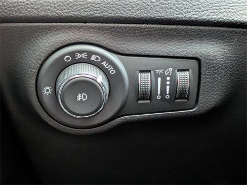 Used 2021 Jeep Compass Latitude w/ Sun and Sound Group image 25