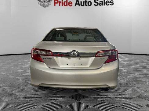 Used 2012 Toyota Camry XLE w/ Leather Pkg FWD image 9